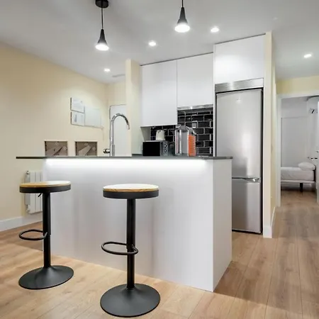 2 Bedrooms 2 Bathrooms Furnished - Malasana - Bright And Refurbished - Mintystay Madrid Exterior photo