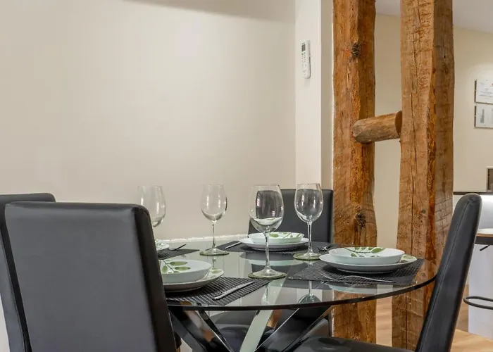 2 Bedrooms 2 Bathrooms Furnished - Malasana - Bright And Refurbished - Mintystay