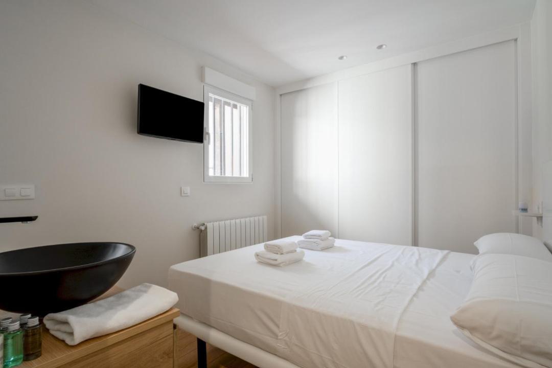Apartament 2 Bedrooms 2 Bathrooms Furnished - Malasana - Bright And Refurbished - Mintystay